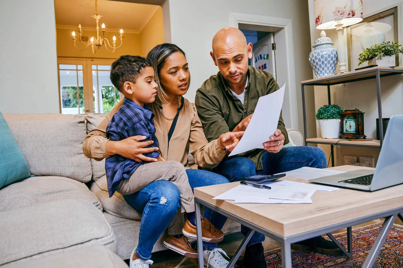 Family of three trying to determine difference between leasing and renting.