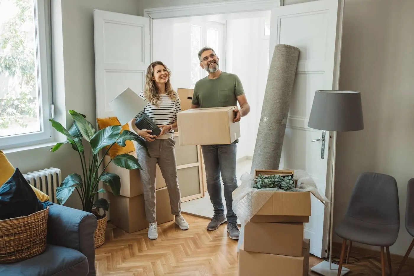 A couple is moving to a new apartment